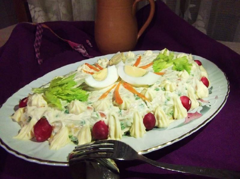 Insalata russa, ideale per qualsiasi occasione Burrofuso Insalata russa, ideale per qualsiasi occasione Burrofuso