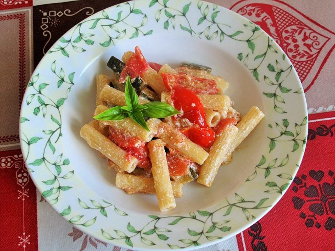 pasta zucchine e pomodorini