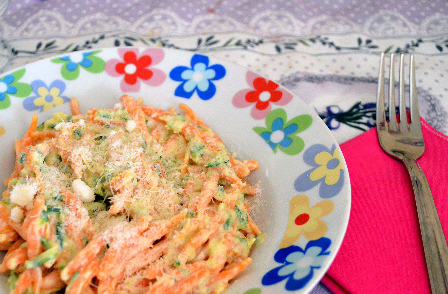 Pasta con zucchine e carote