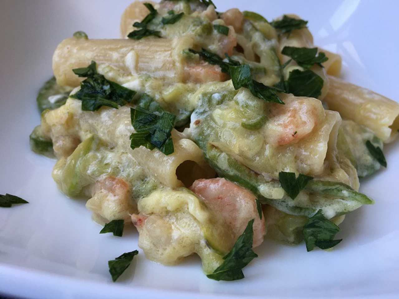 Pasta con zucchine e gamberetti