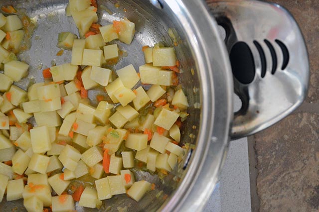 Se utilizzate i fagioli in lattina, la preparazione inizia da qui