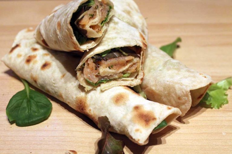 Piadina Con Salmone Affumicato E Philadelphia
