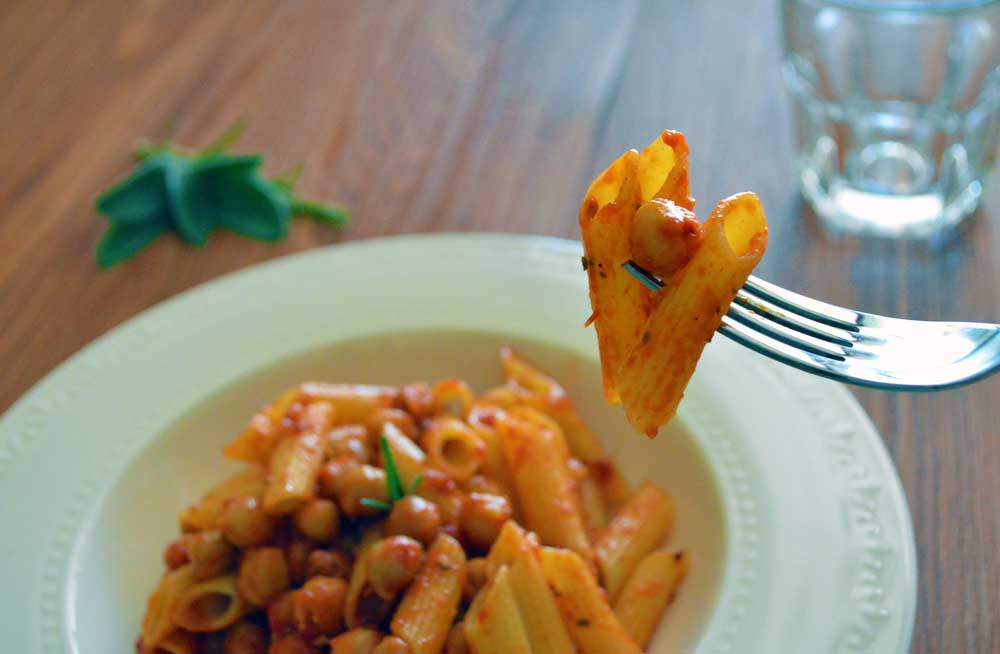 forchettata di pasta e ceci
