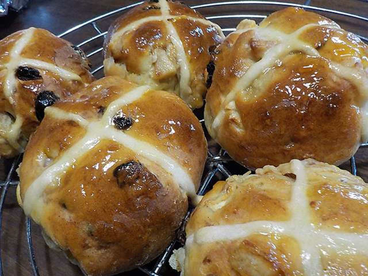 hot cross buns
