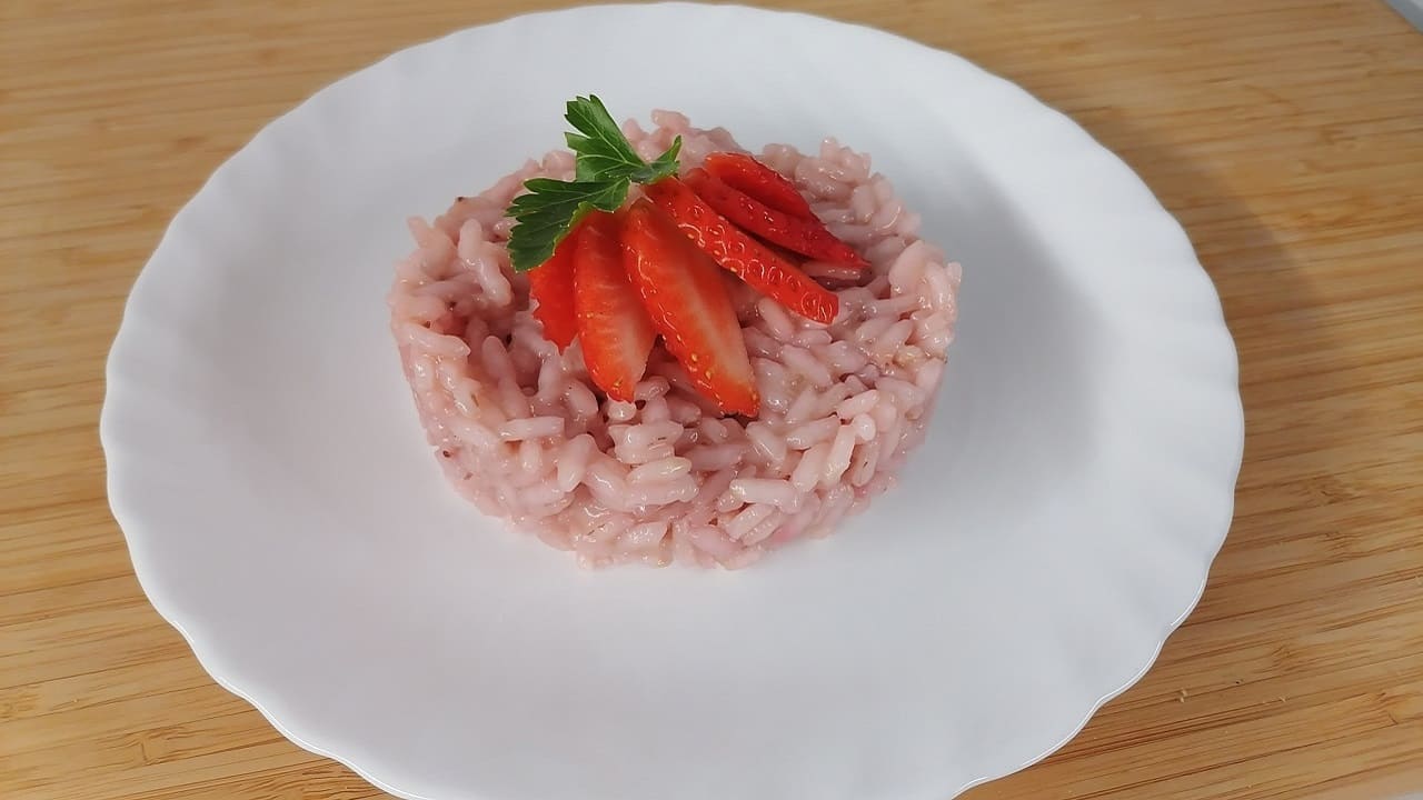 Risotto alle fragole piatto