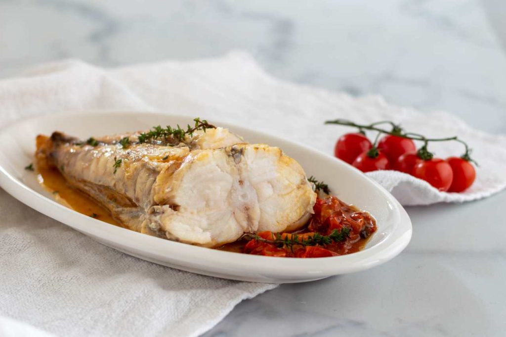 Coda di rospo con pomodorini: ricetta facile e saporita