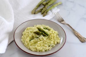 piatto di risotto agli asparagi