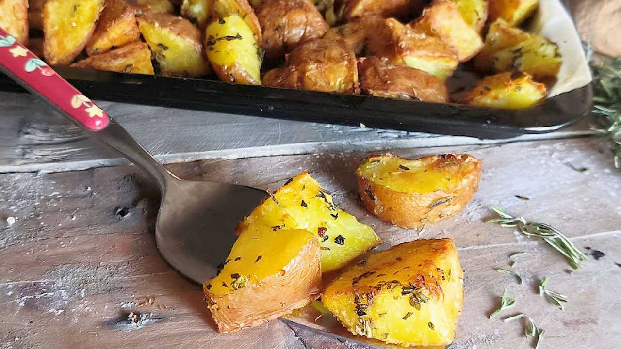 Patate al forno in friggitrice ad aria