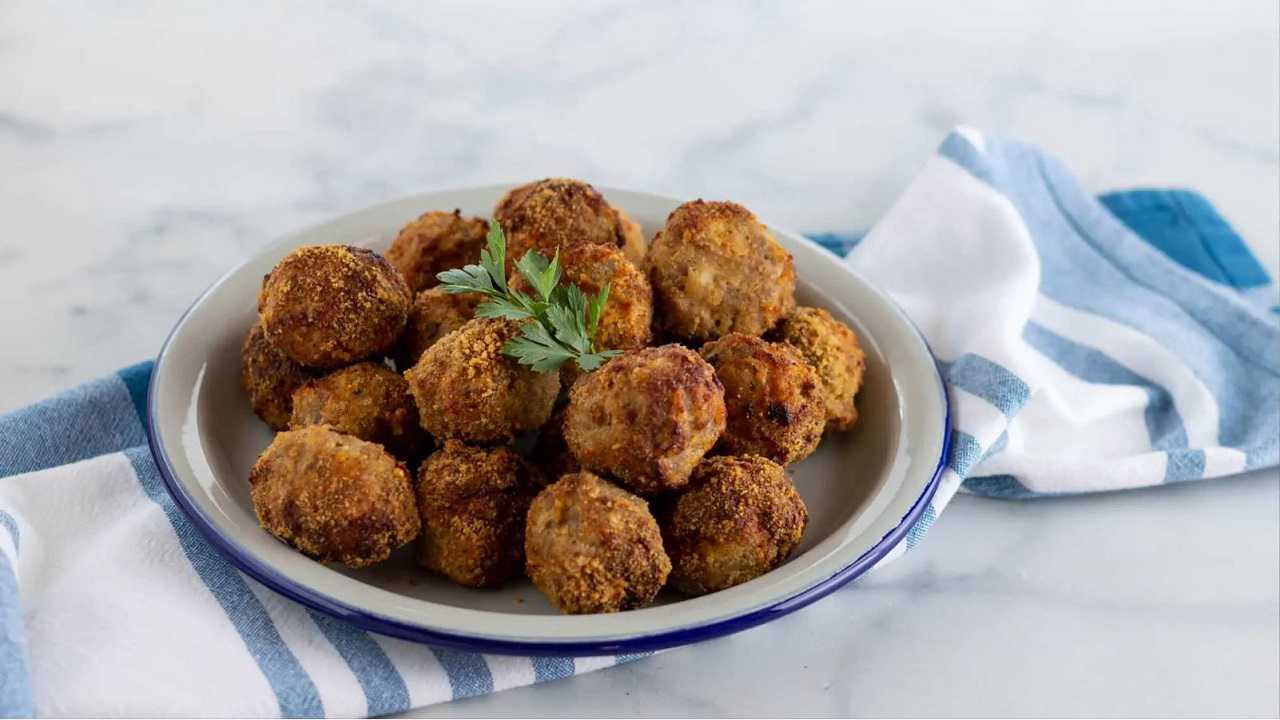 polpette di carne con friggitrice ad aria