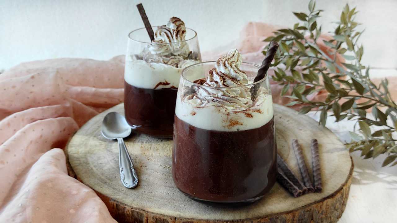 Cioccolata calda con panna ricetta