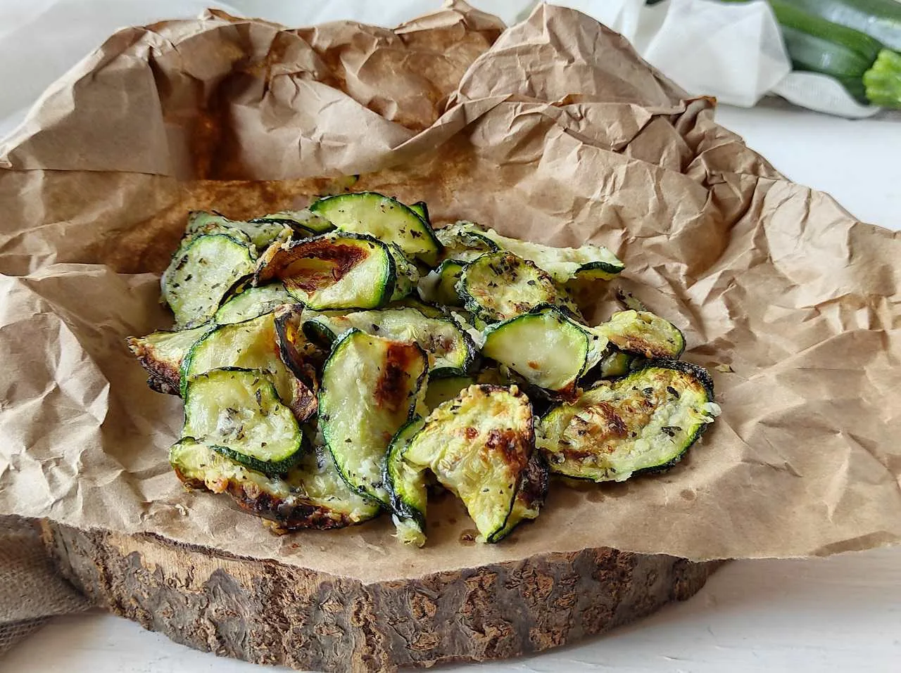 chips di zucchine in friggitrice ad aria croccanti e leggere
